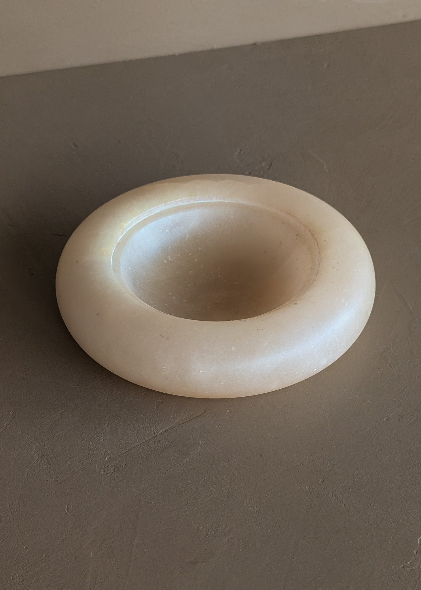 Unique Vintage Chunky Edge Round Alabaster Catchall Bowl Dish