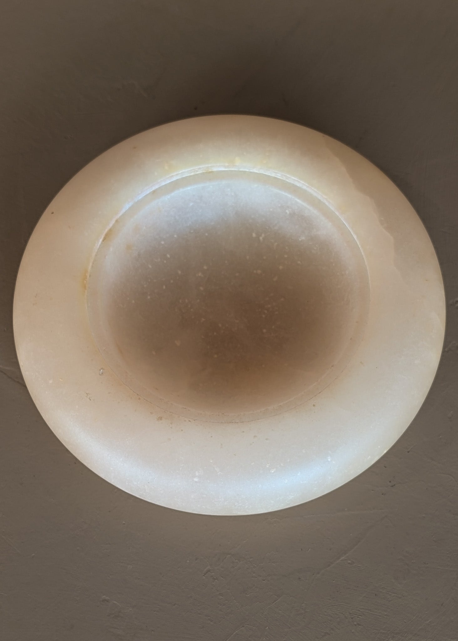 Unique Vintage Chunky Edge Round Alabaster Catchall Bowl Dish