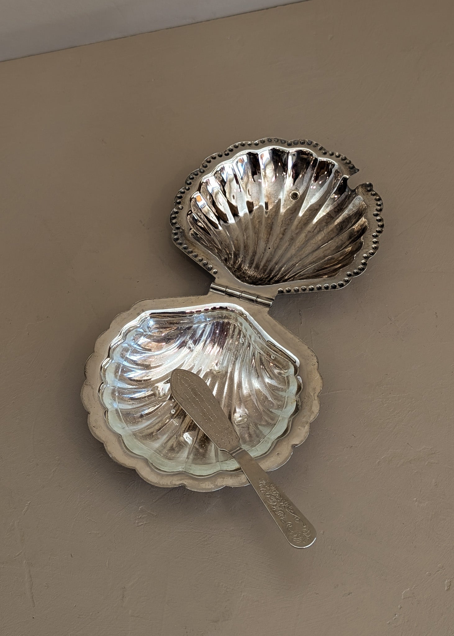 Vintage Silver-Plated Scallop Butter Dish with Glass Insert and Butter Knife