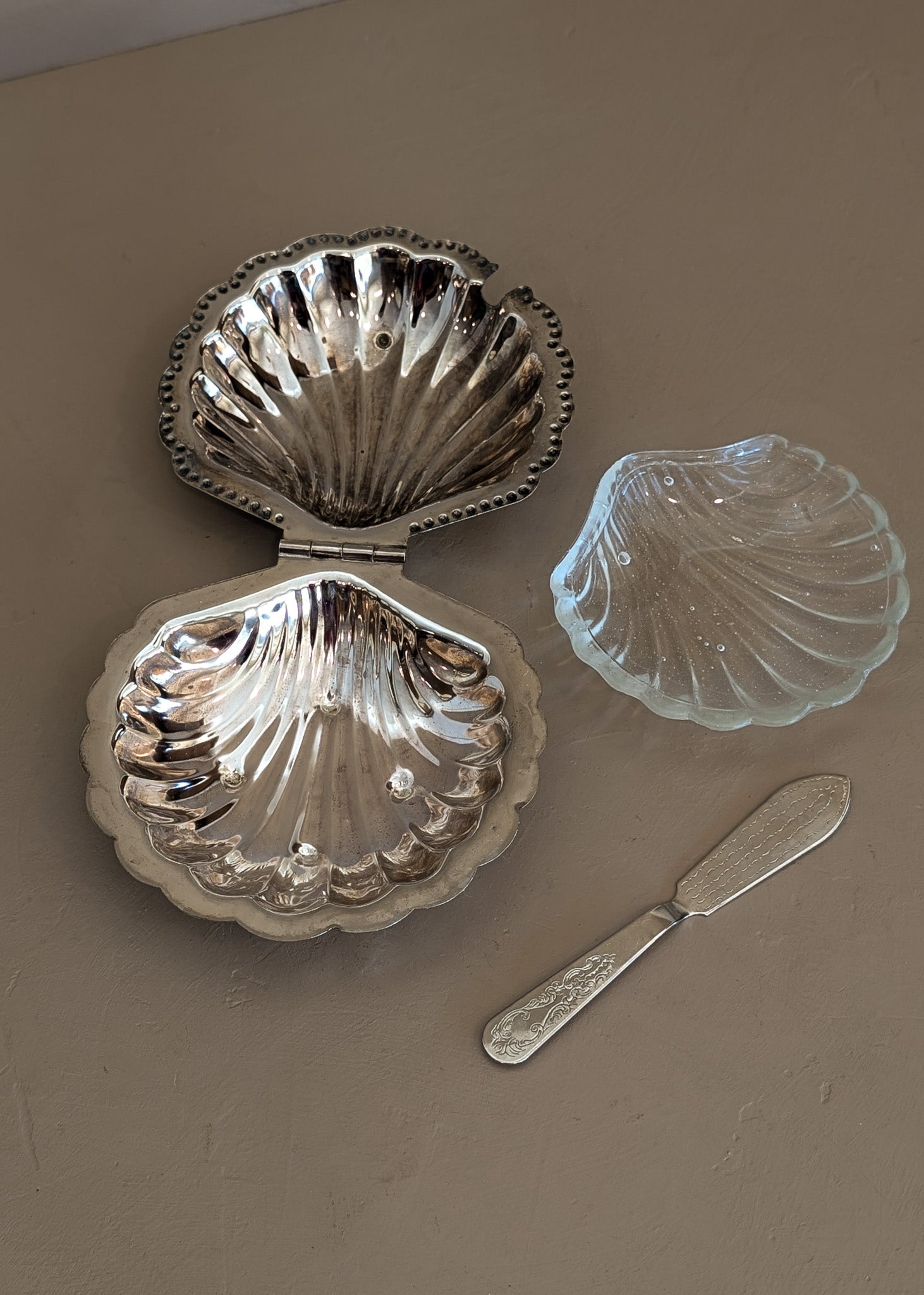Vintage Silver-Plated Scallop Butter Dish with Glass Insert and Butter Knife