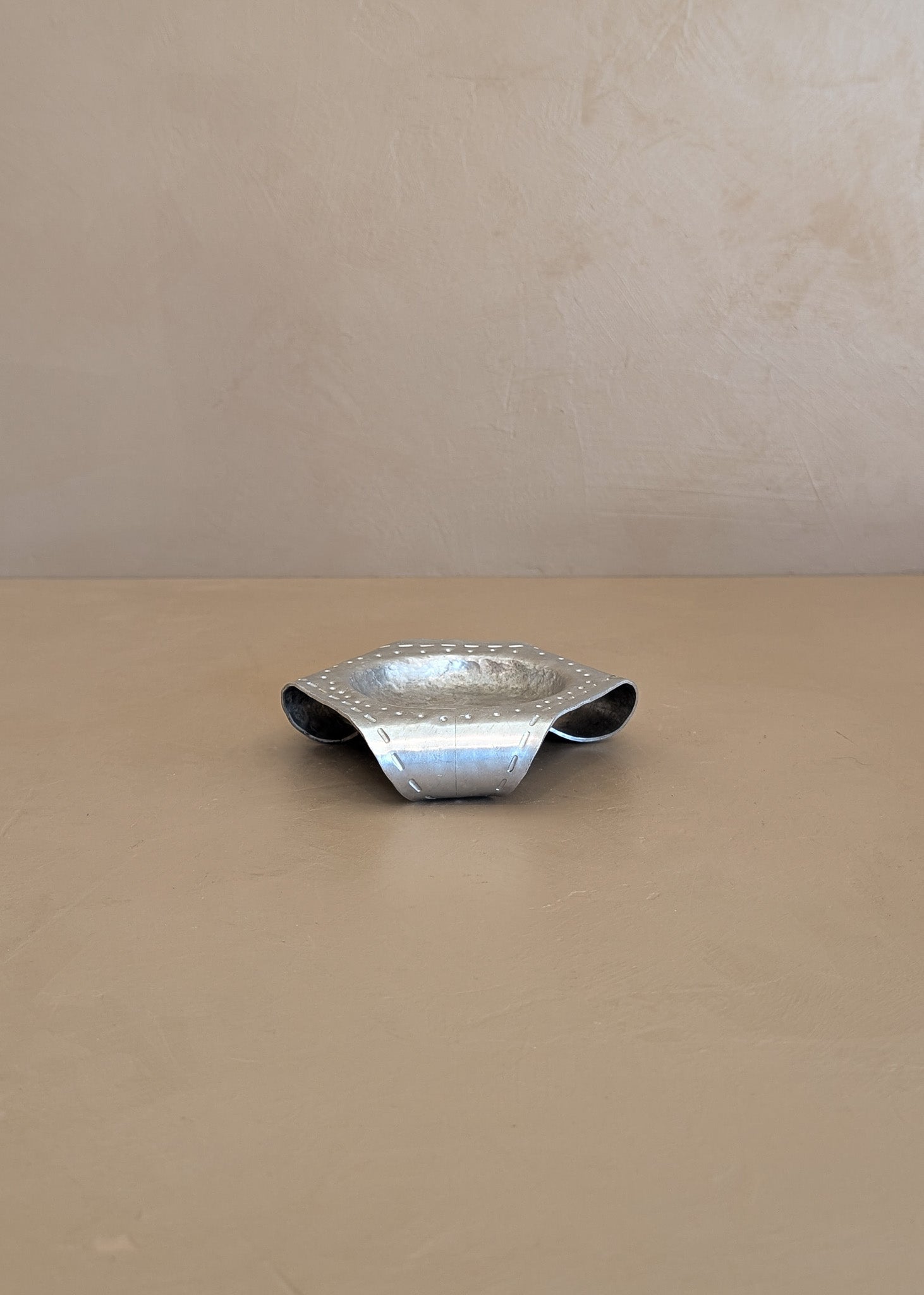 Unique 1950s Vintage Folk Art Hand-Hammered Aluminum Dish Tray with Curled Feet