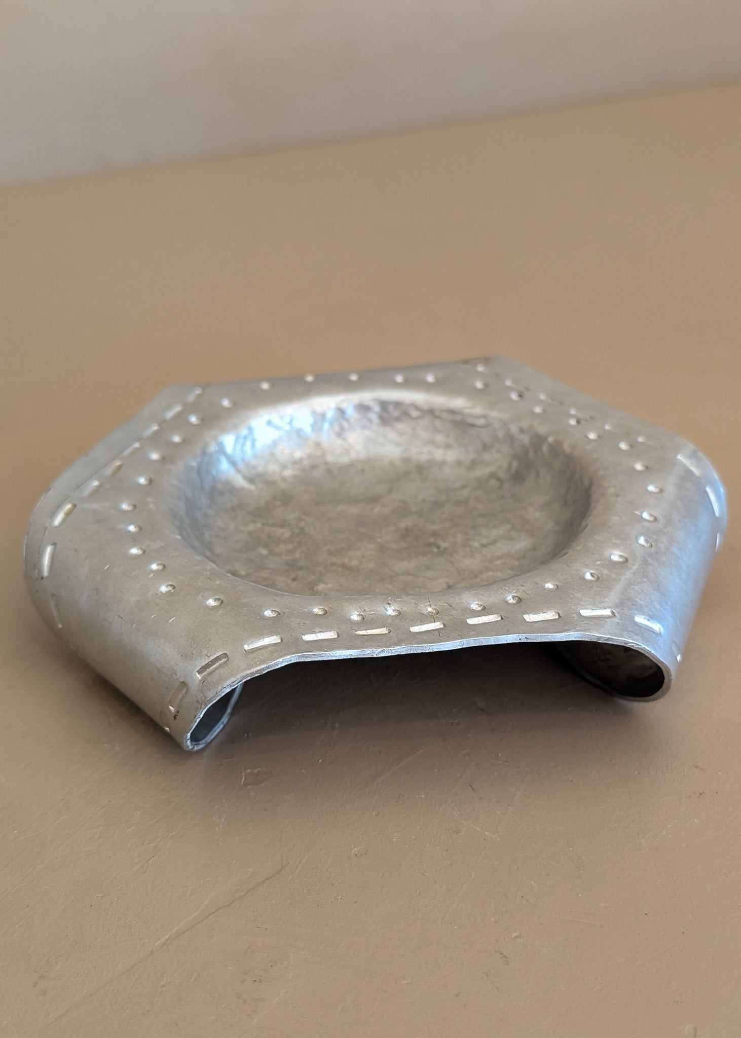 Unique 1950s Vintage Folk Art Hand-Hammered Aluminum Dish Tray with Curled Feet