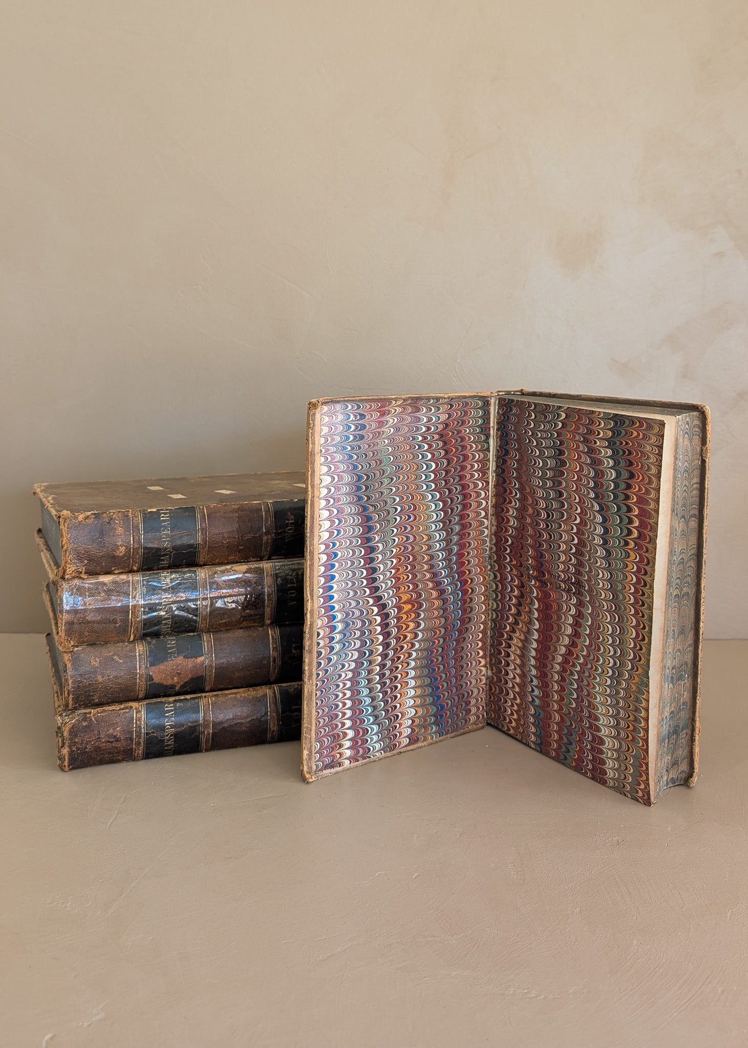 Set of 5 Leather-Bound "The Dramatic Works of William Shakspeare" Books with Plates from the 1850s