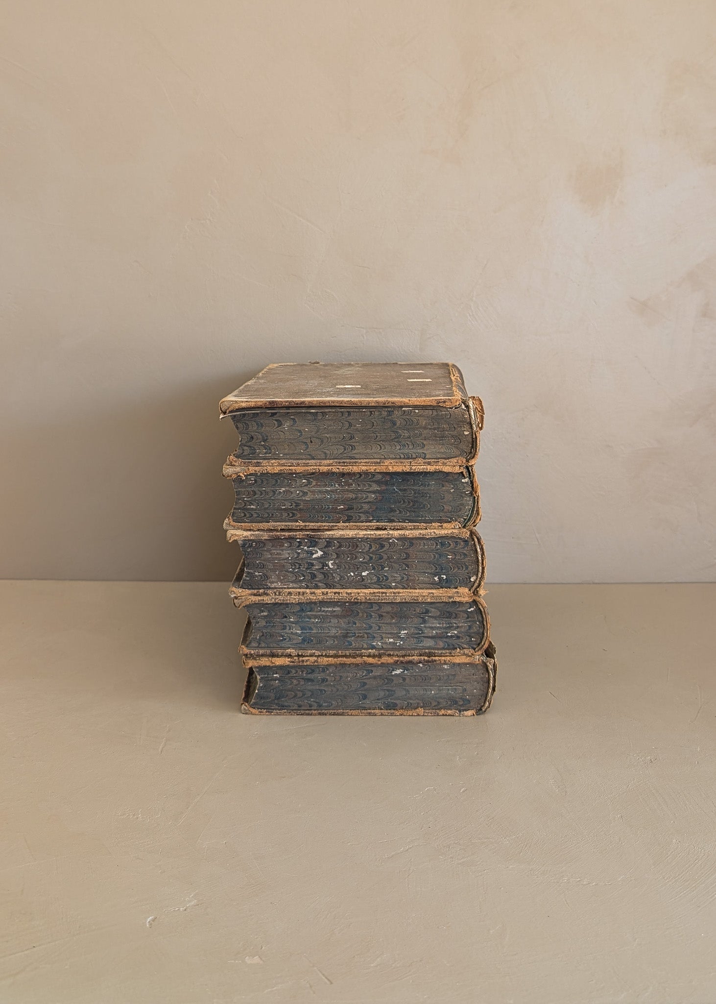 Set of 5 Leather-Bound "The Dramatic Works of William Shakspeare" Books with Plates from the 1850s
