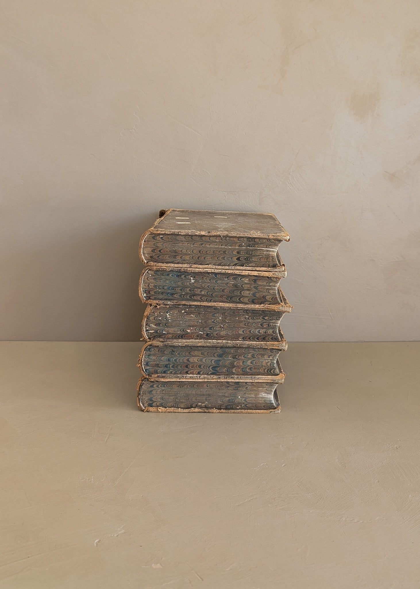 Set of 5 Leather-Bound "The Dramatic Works of William Shakspeare" Books with Plates from the 1850s