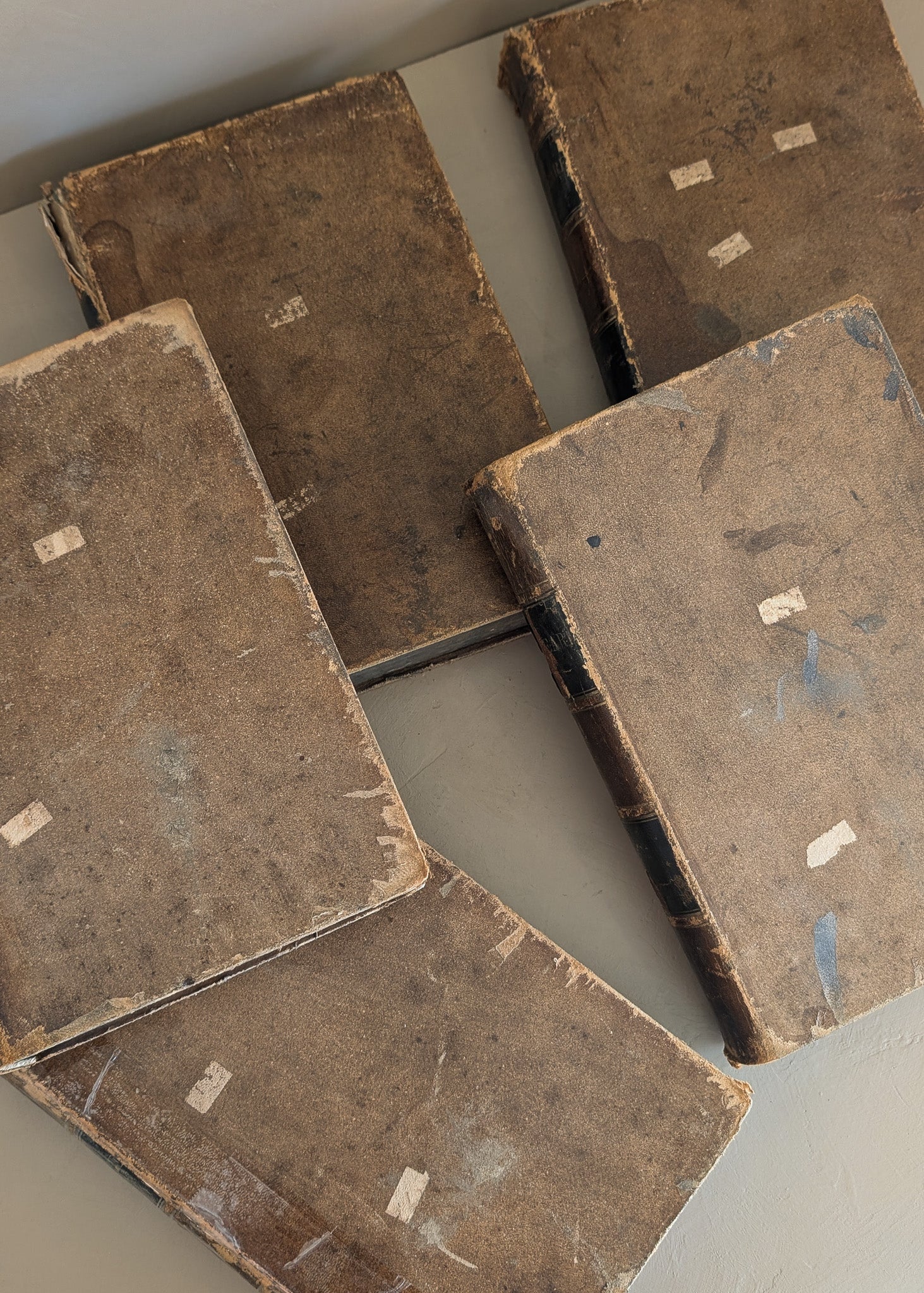 Set of 5 Leather-Bound "The Dramatic Works of William Shakspeare" Books with Plates from the 1850s