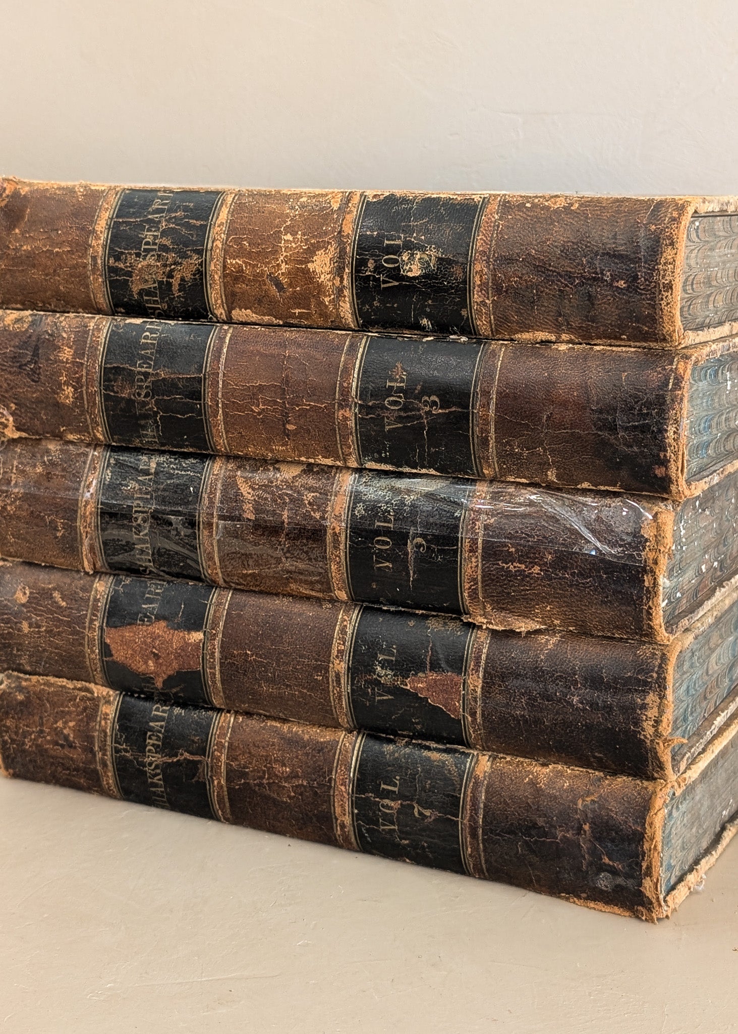 Set of 5 Leather-Bound "The Dramatic Works of William Shakspeare" Books with Plates from the 1850s