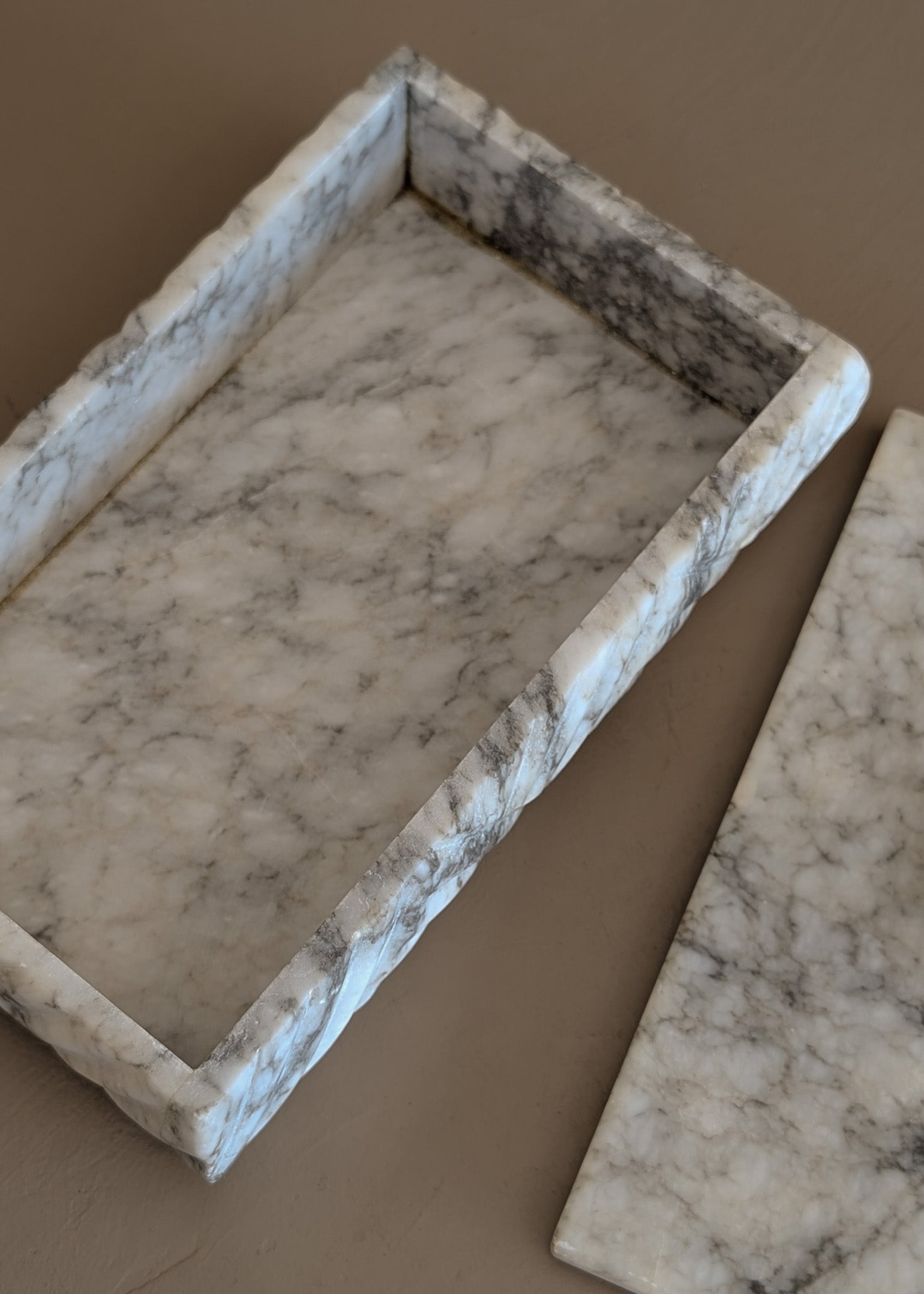 Heavily Veined Vintage Italian Alabaster Lidded Box with Hand-Carved Detailing