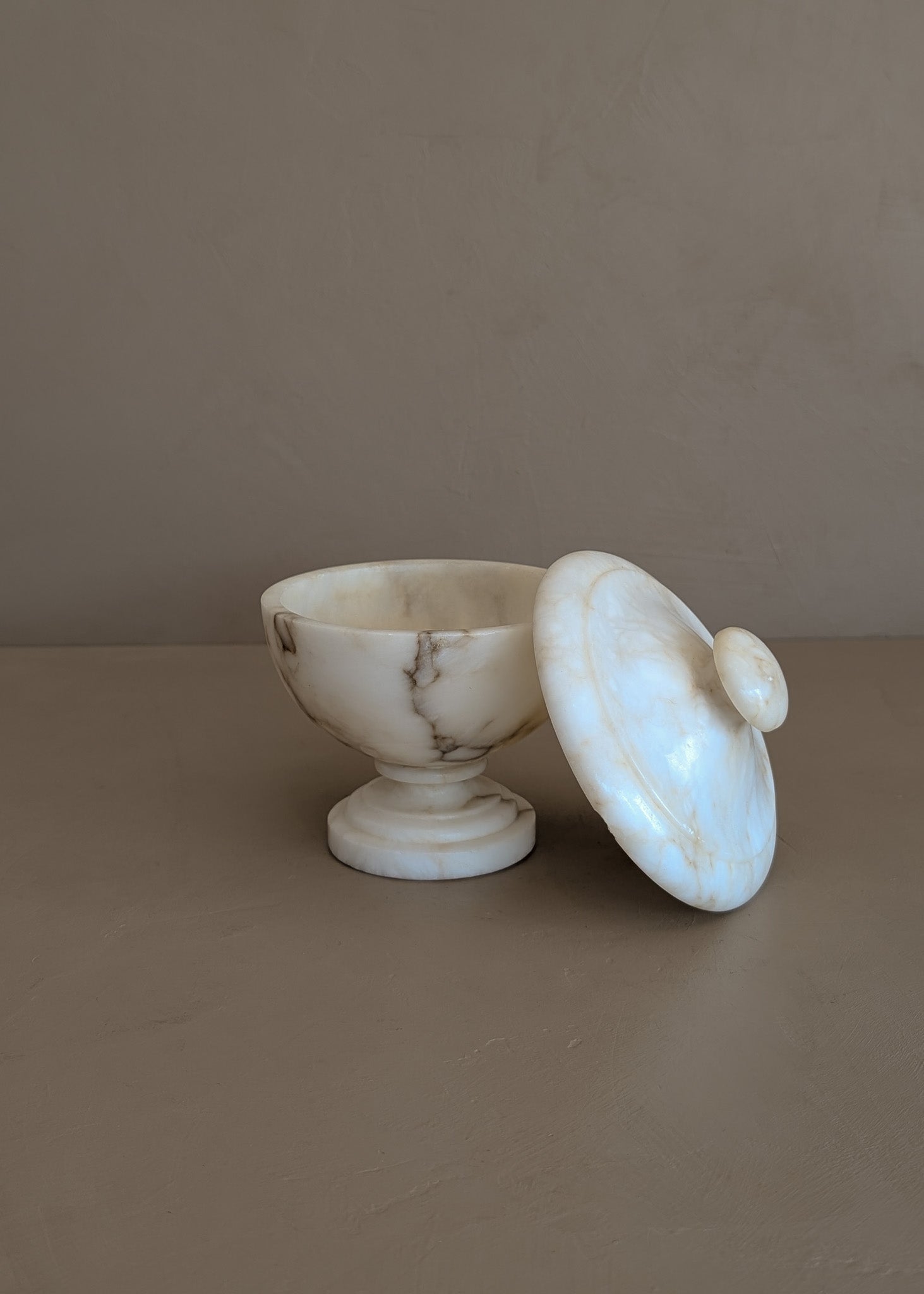 Vintage Italian Creamy Alabaster Lidded Dish
