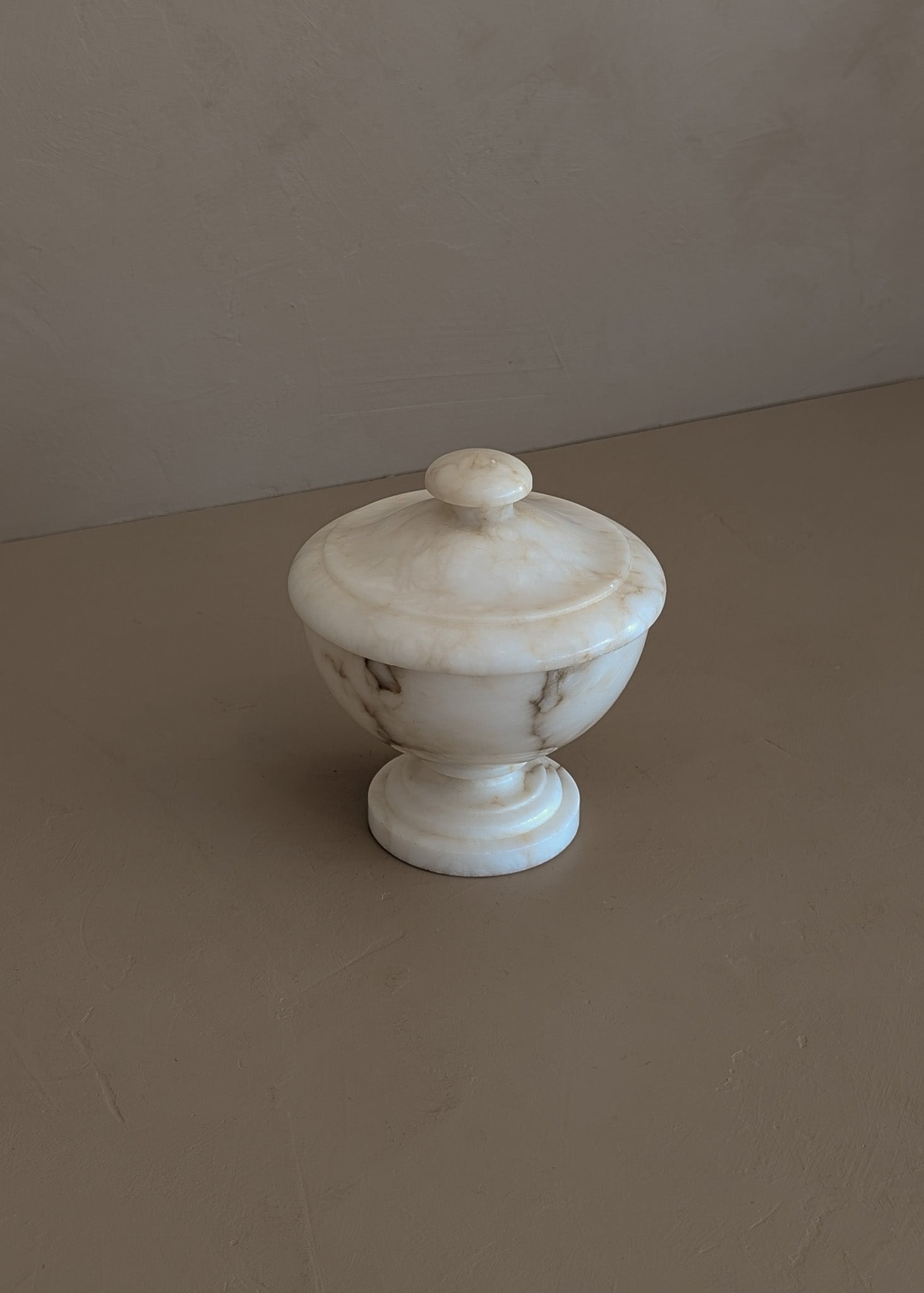 Vintage Italian Creamy Alabaster Lidded Dish