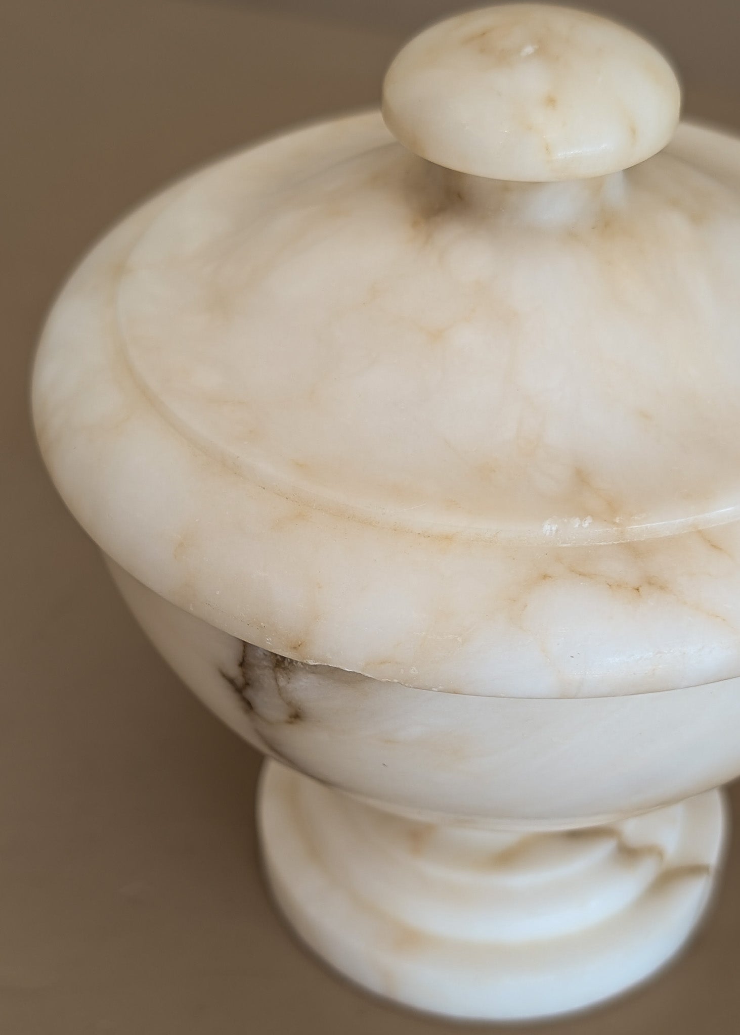Vintage Italian Creamy Alabaster Lidded Dish