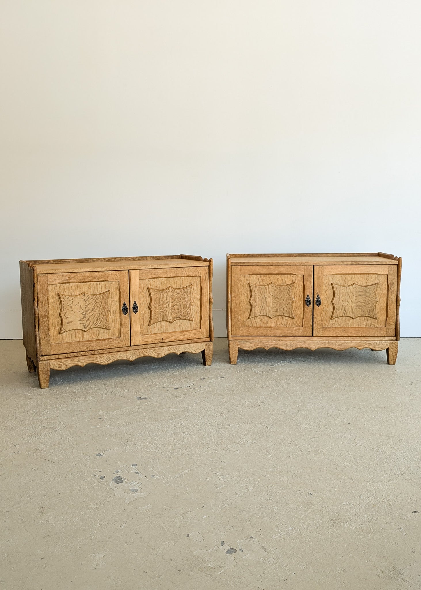 Pair of Vintage Danish Henning Kjærnulf for JK Møbler Quartersawn White Oak Cabinets/Large Nightstands
