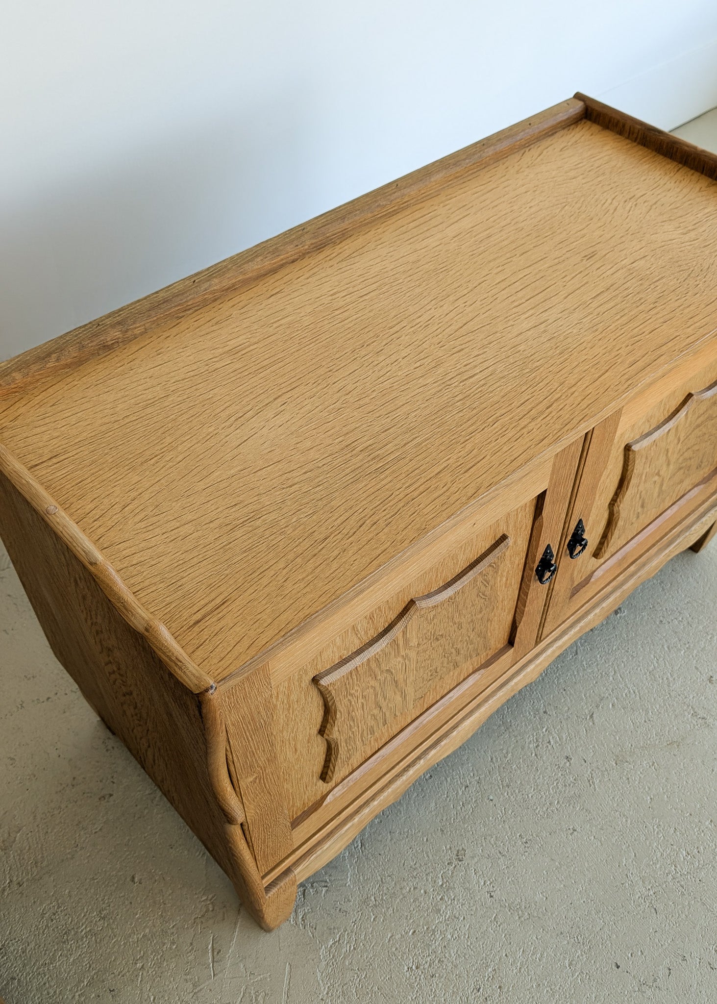 Pair of Vintage Danish Henning Kjærnulf for JK Møbler Quartersawn White Oak Cabinets/Large Nightstands