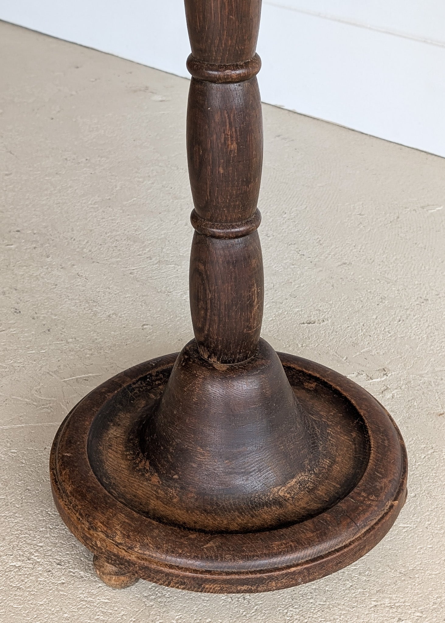 Six-Foot-Tall Antique European Charles Dudouyt-Style Wooden Oak Two-Light Spindle Floor Lamp with Bell-Shaped Base and Ball Feet