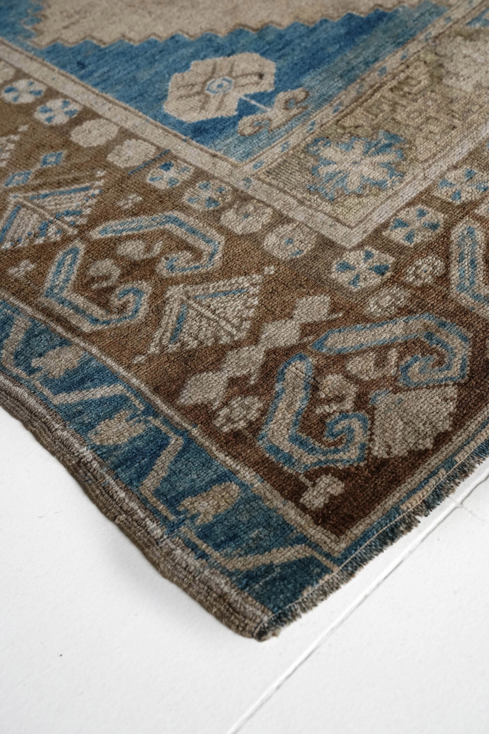 District Loom 1940s Vintage Turkish Kars Scatter Rug 4'8" x 7'10"
